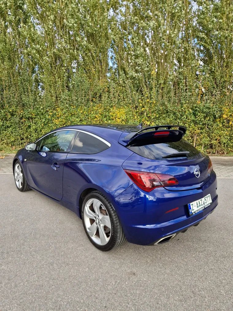 Opel Astra GTC OPC 280PK thumbnail